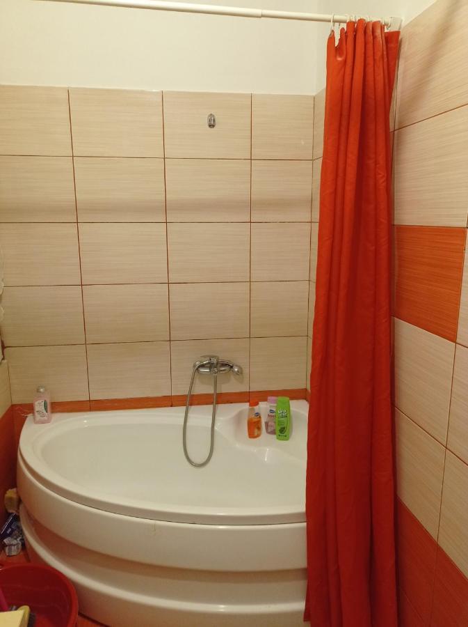 Apartament Bed and Breakfast Floreşti Buitenkant foto